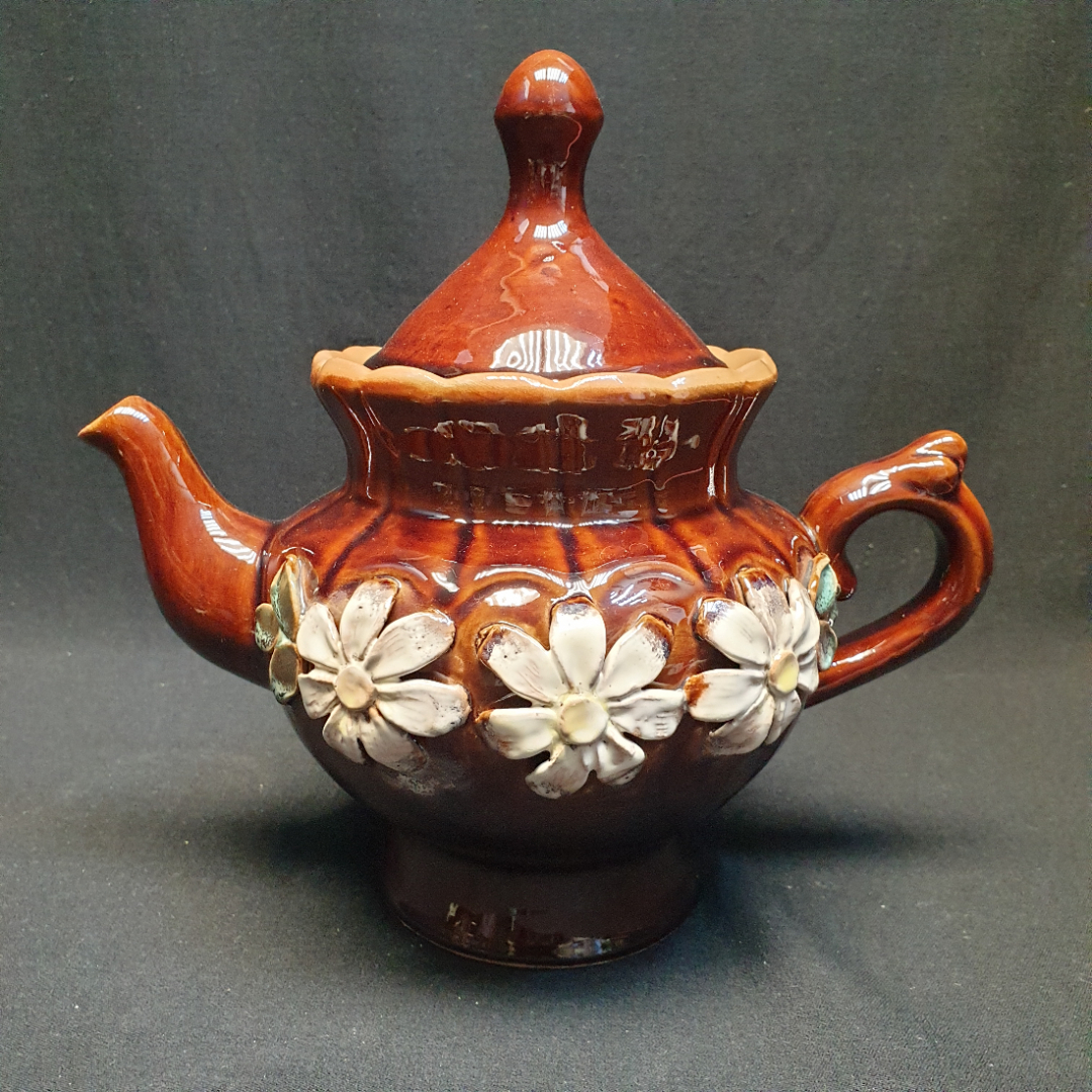 Чайник большой с цветочным узором, обливная керамика. Картинка 1